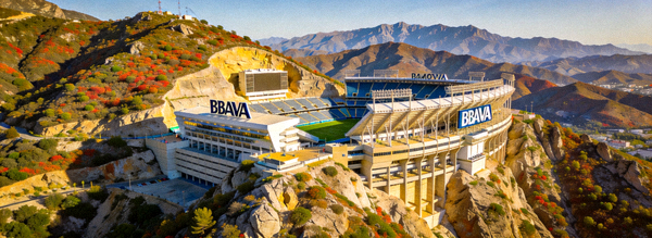 蒙特雷BBVA体育场依山而建的独特景观